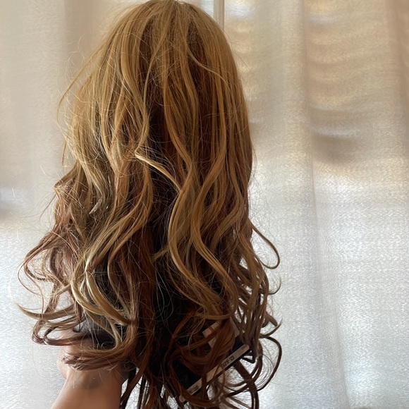 Fashion source synthetic hair wig - Picture 5 of 14